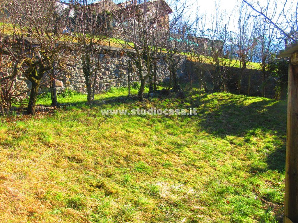 Casa Colonica in vendita a Rogno
