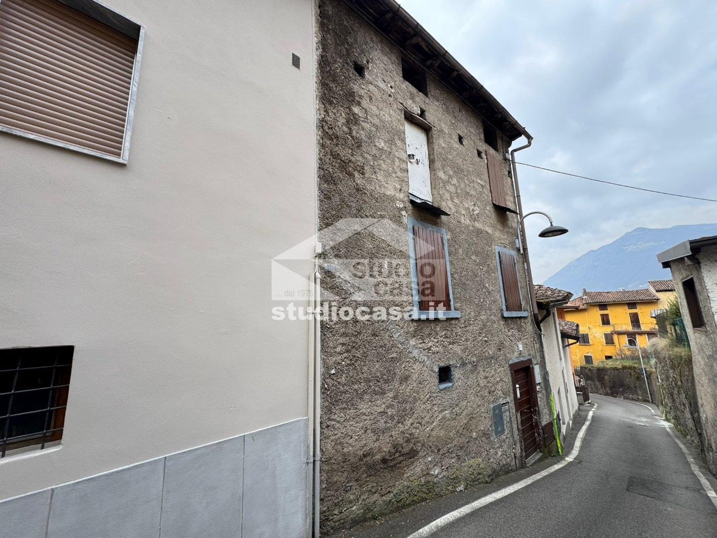 Casa Colonica in vendita a Sovere