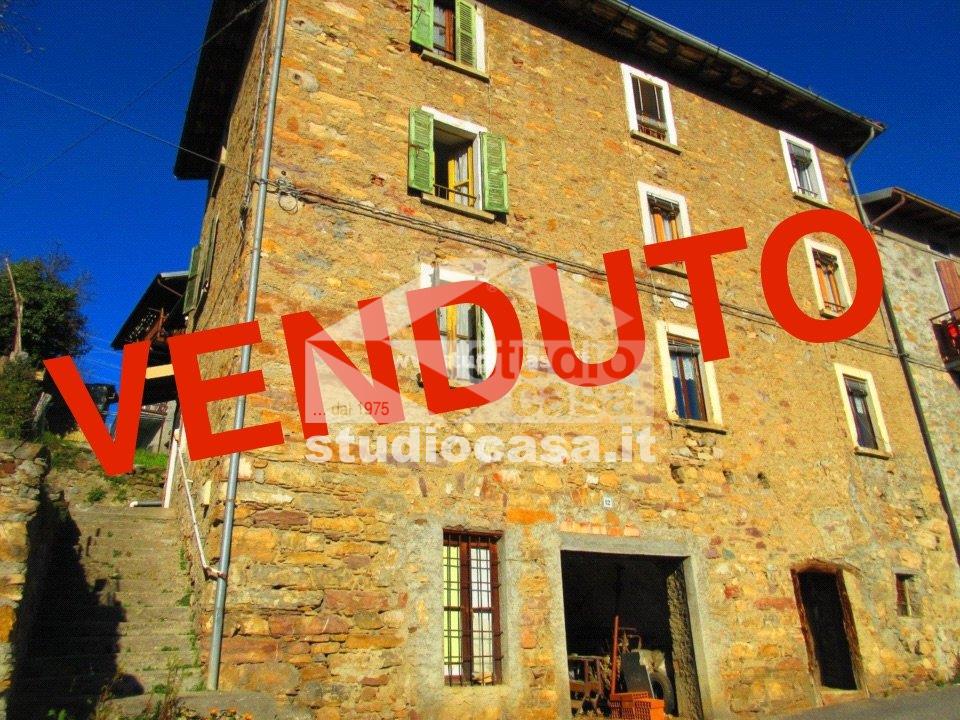 Casa Unifamiliare in vendita a Rogno