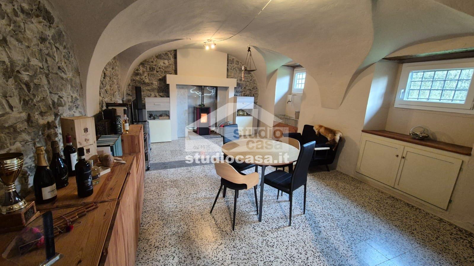 Casa Unifamiliare in vendita a Riva di Solto