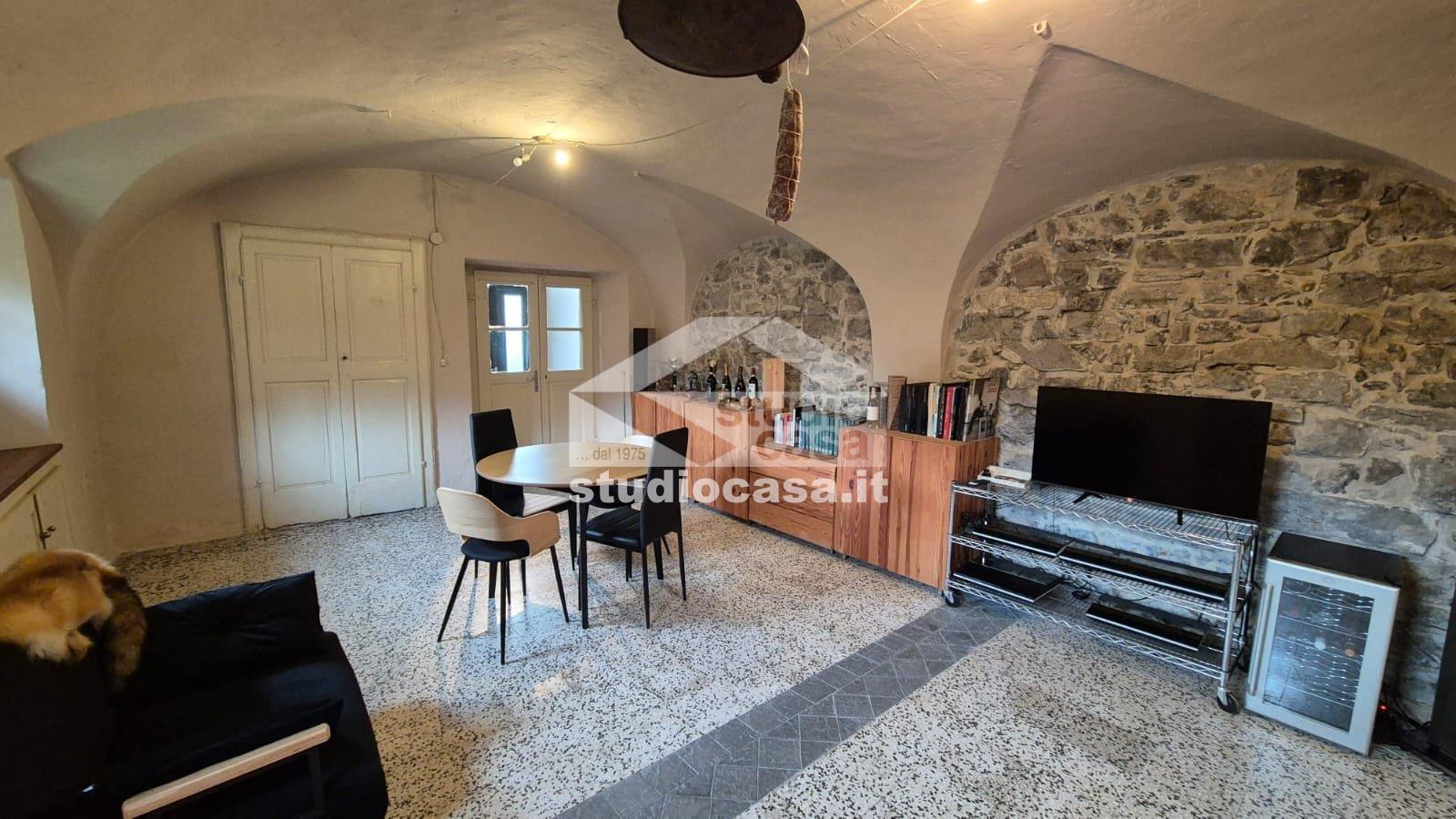 Casa Unifamiliare in vendita a Riva di Solto