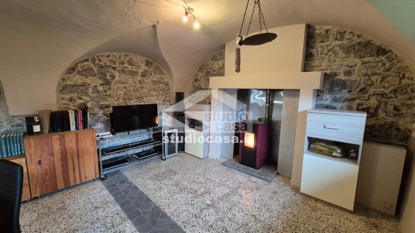 Casa Unifamiliare in vendita a Riva di Solto