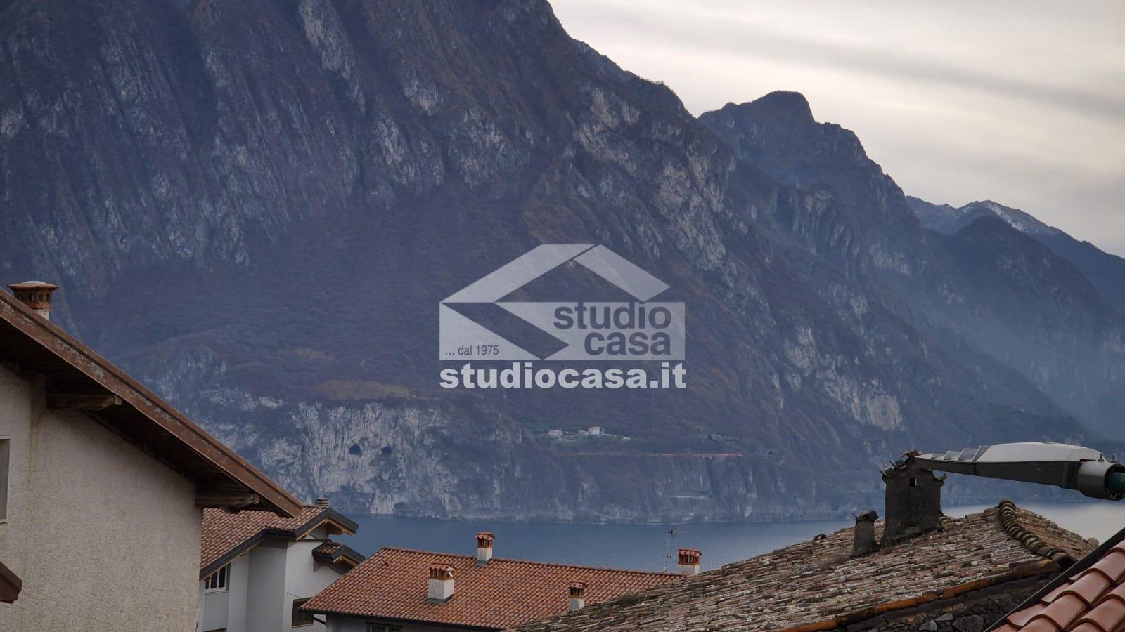 Casa Unifamiliare in vendita a Riva di Solto