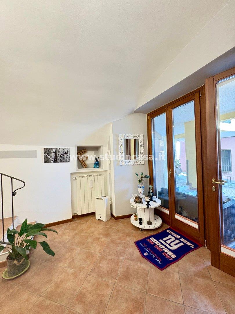 Appartamento in vendita a Costa Volpino