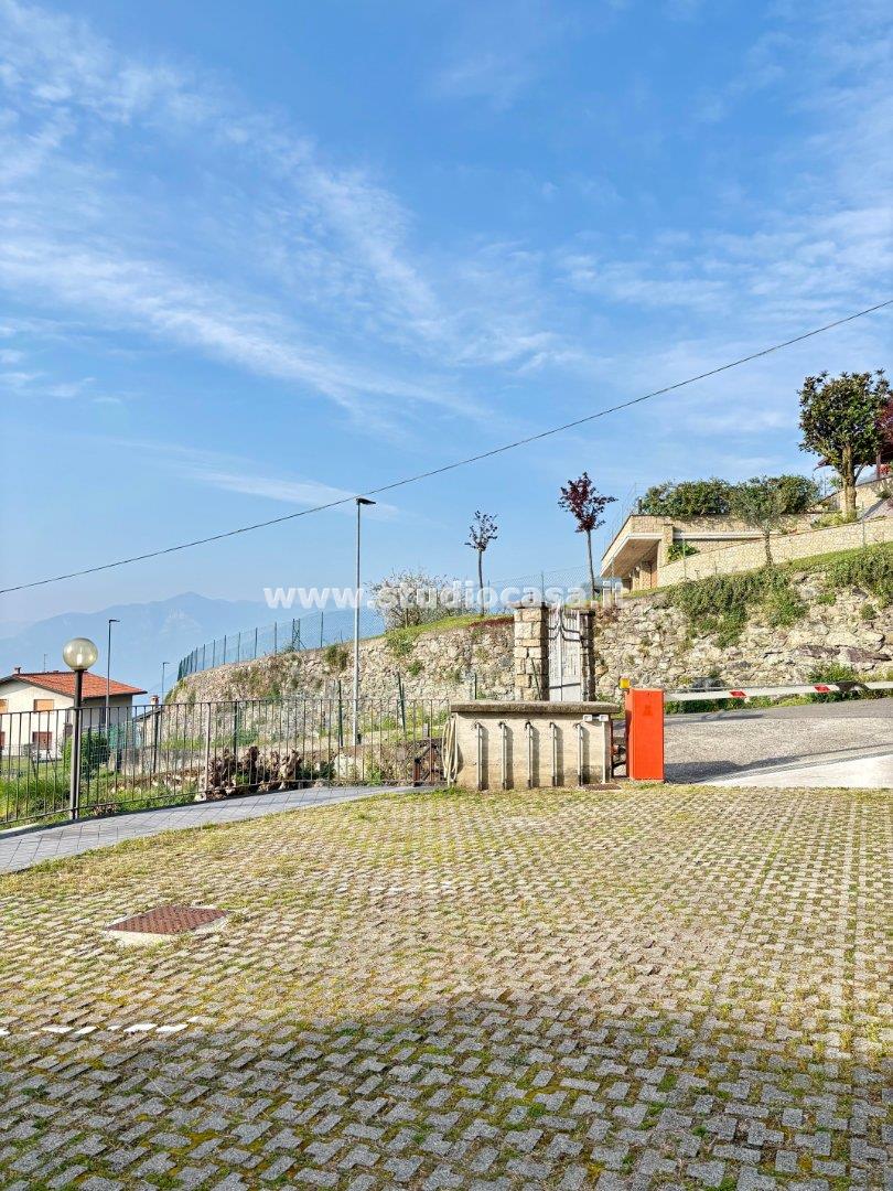 Appartamento in vendita a Costa Volpino