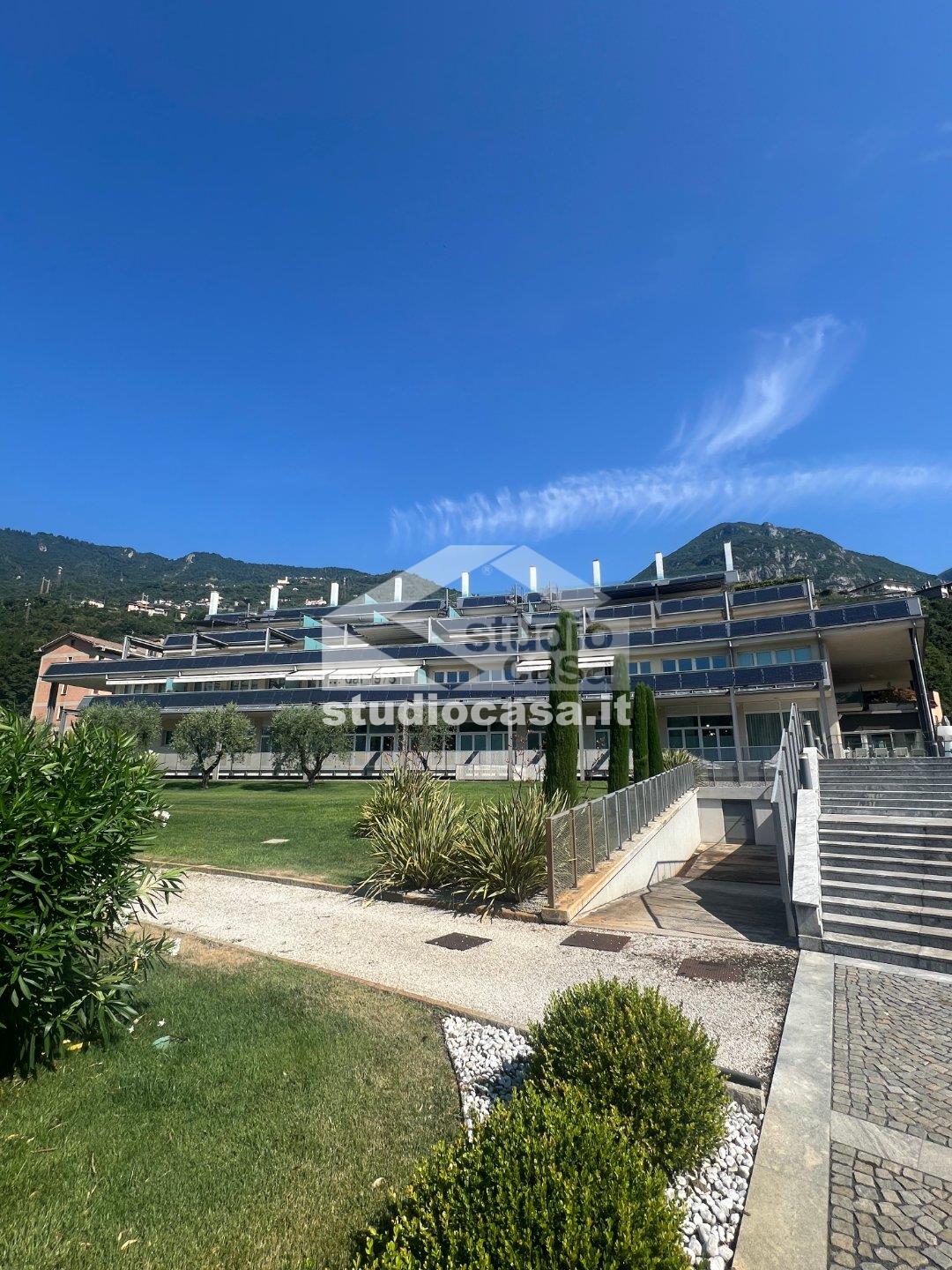 Appartamento in vendita a Costa Volpino