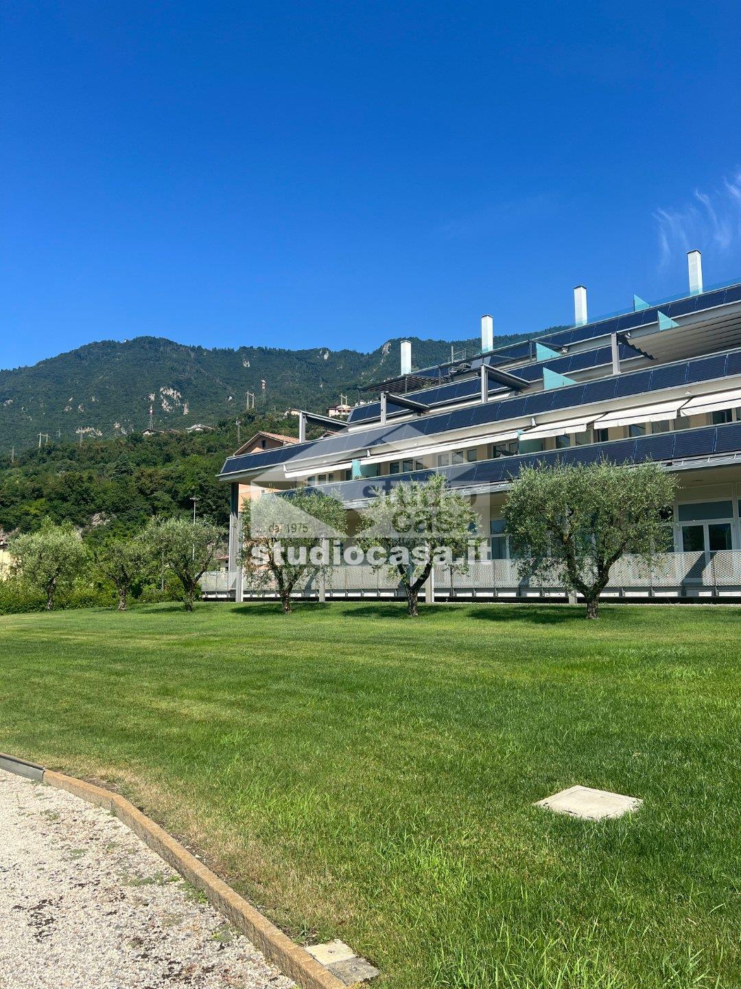 Appartamento in vendita a Costa Volpino