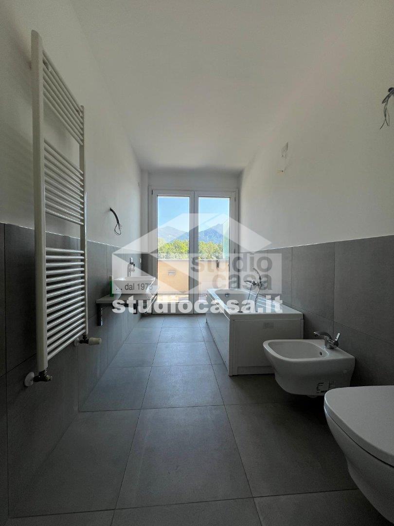 Appartamento in vendita a Costa Volpino