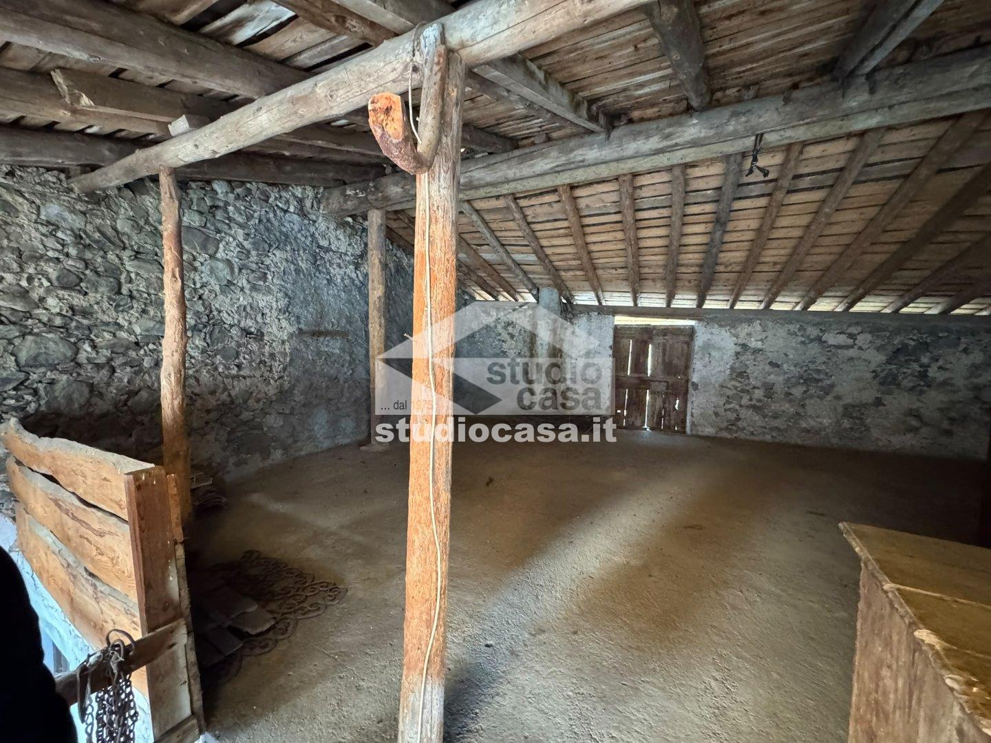 Casa Rustica in vendita a Bossico