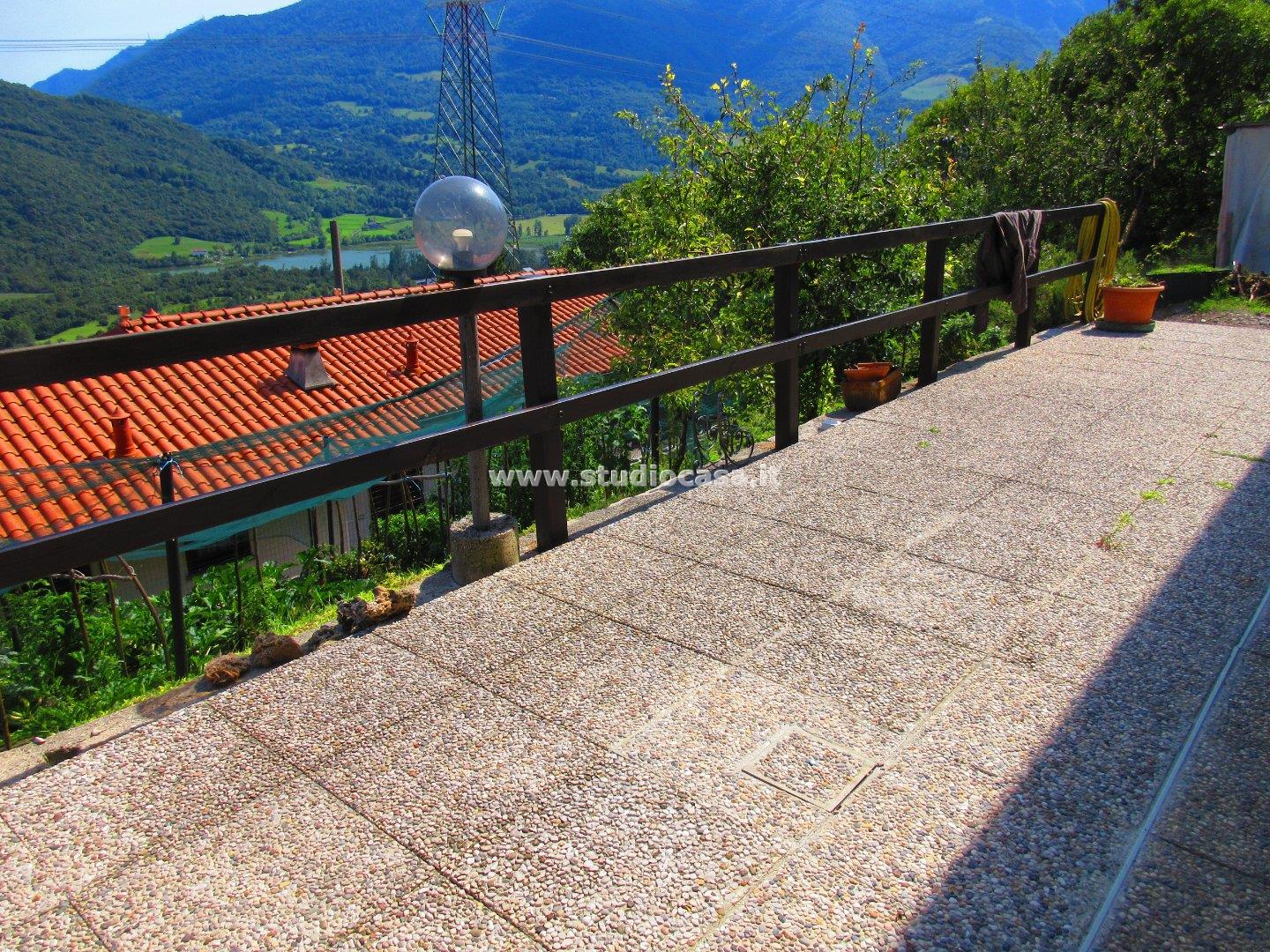 Appartamento in vendita a Endine Gaiano