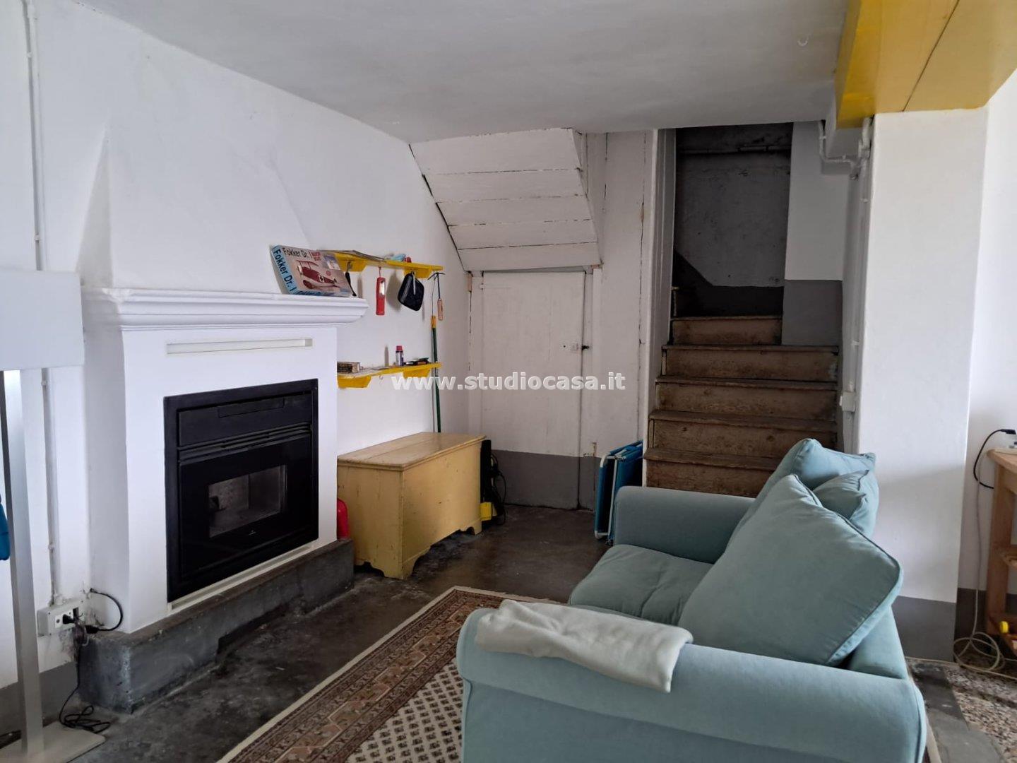 Casa Unifamiliare in vendita a Rogno