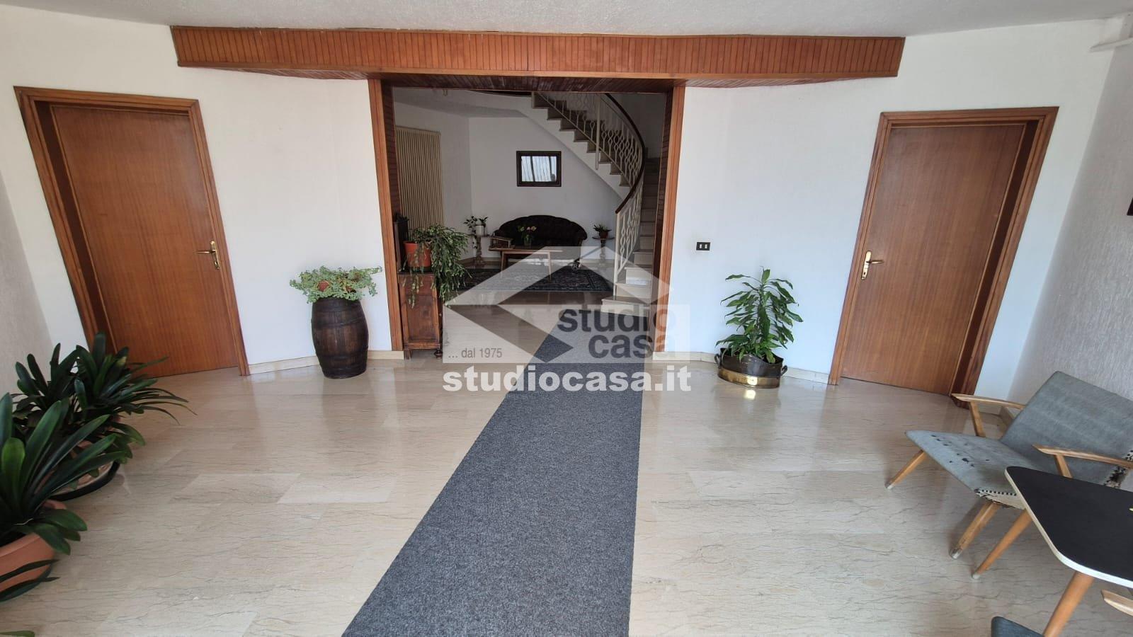 Appartamento in vendita a Endine Gaiano