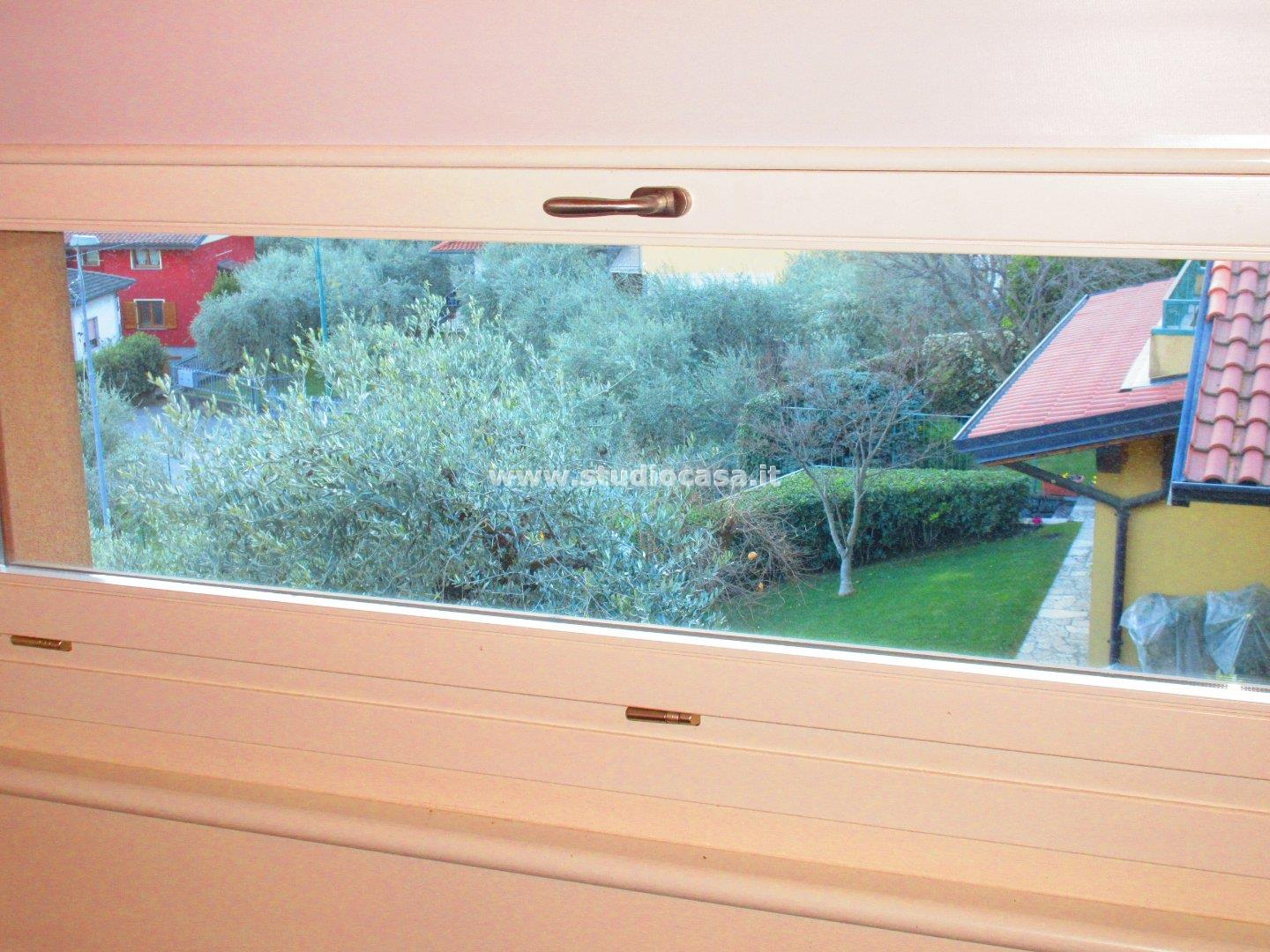 Appartamento in vendita a Riva di Solto