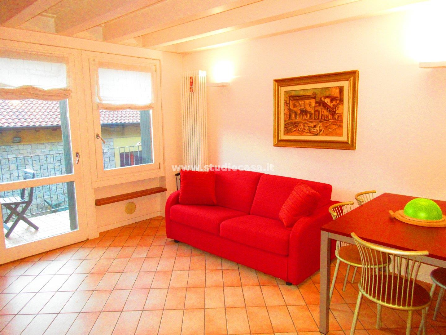 Appartamento in vendita a Riva di Solto