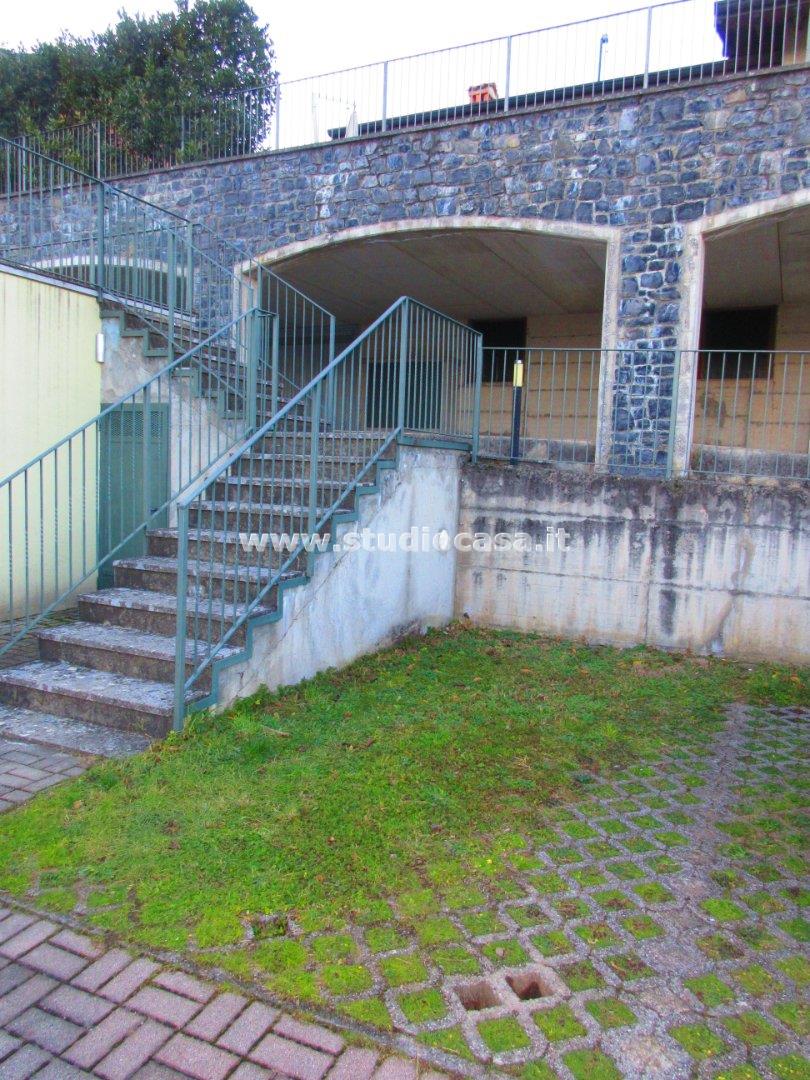 Appartamento in vendita a Riva di Solto