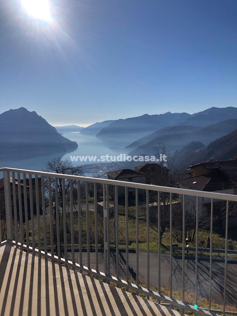 Appartamento in vendita a Costa Volpino