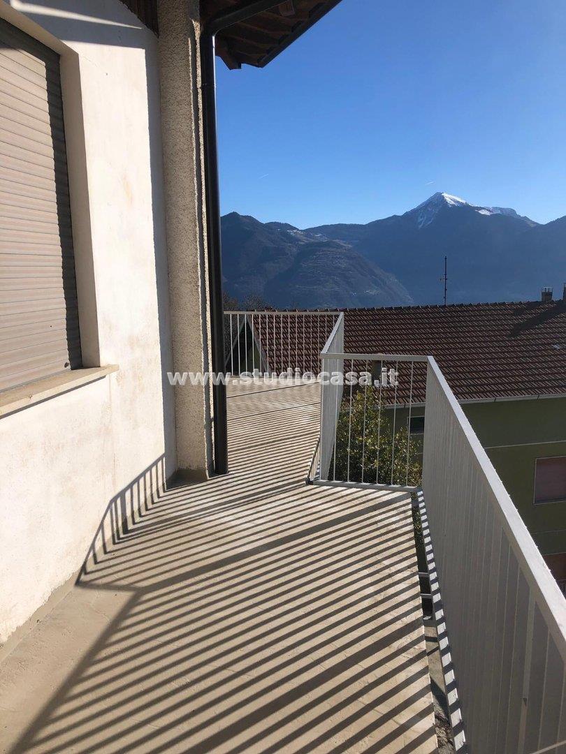 Appartamento in vendita a Costa Volpino