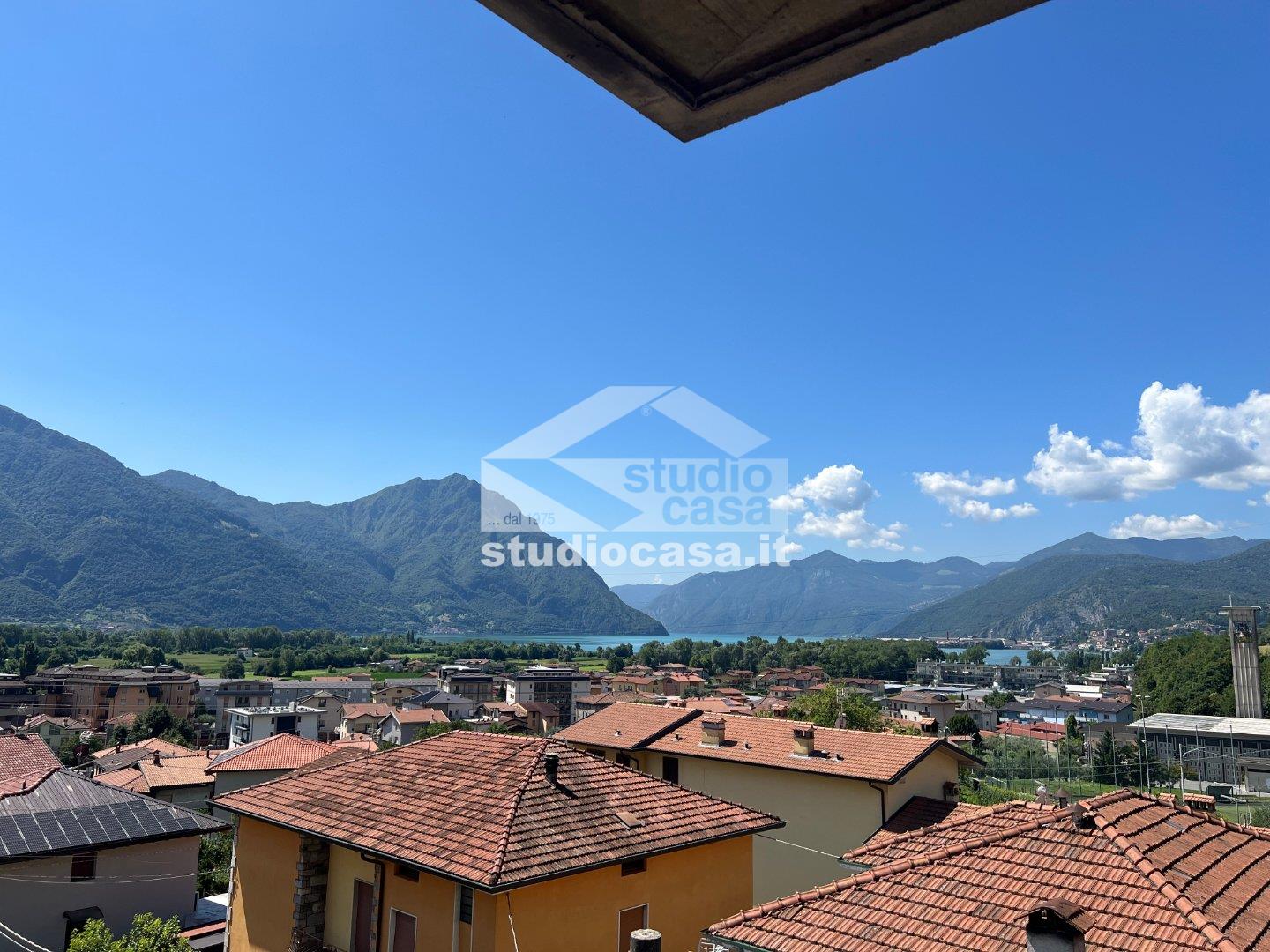 Appartamento in vendita a Costa Volpino