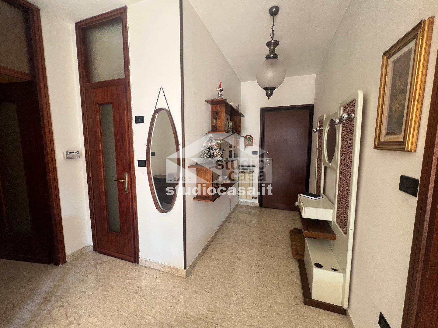 Appartamento in vendita a Costa Volpino