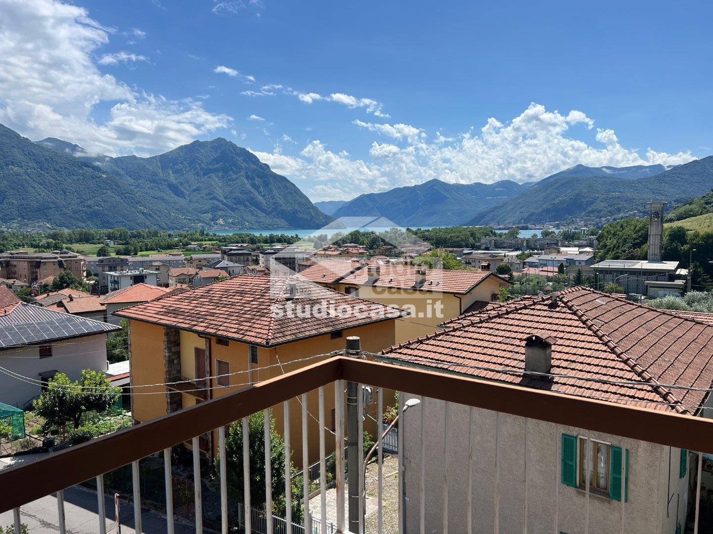 Appartamento in vendita a Costa Volpino