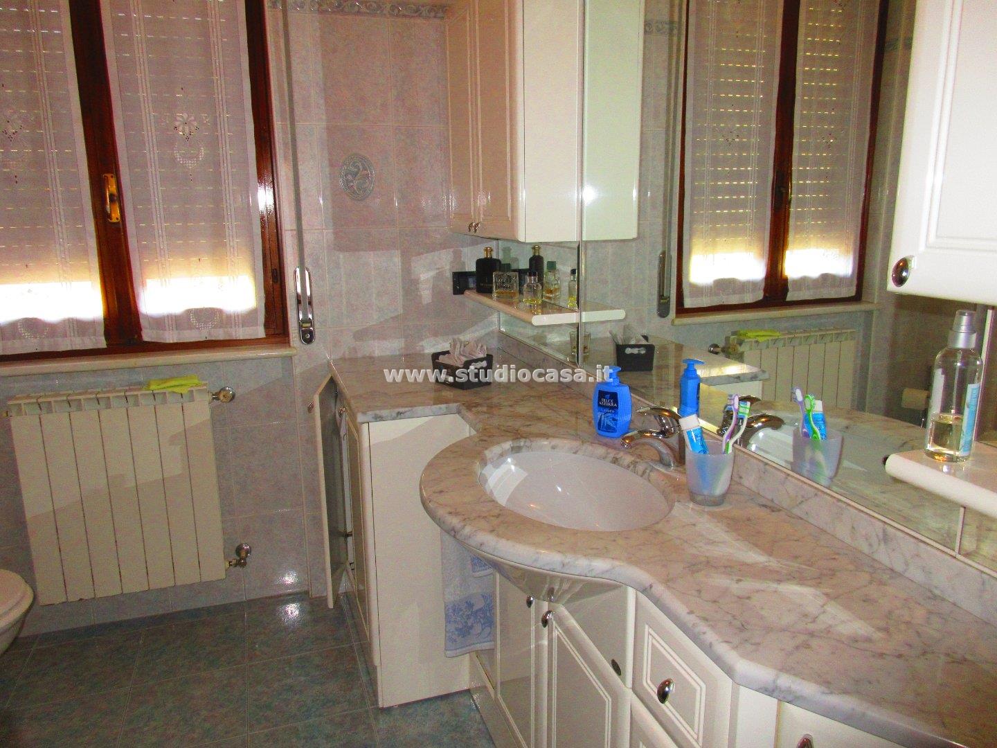 Appartamento in vendita a Endine Gaiano