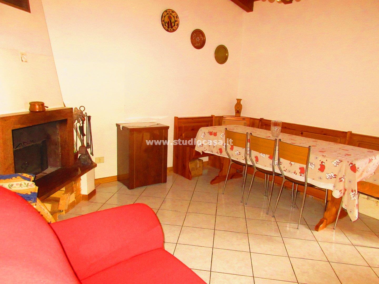 Appartamento in vendita a Endine Gaiano