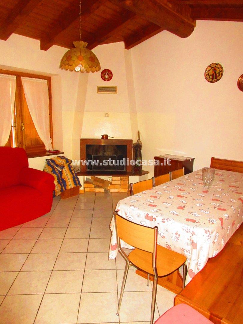 Appartamento in vendita a Endine Gaiano