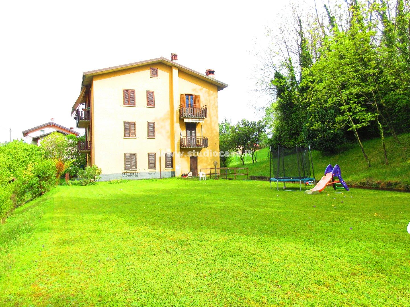 Appartamento in vendita a Solto Collina