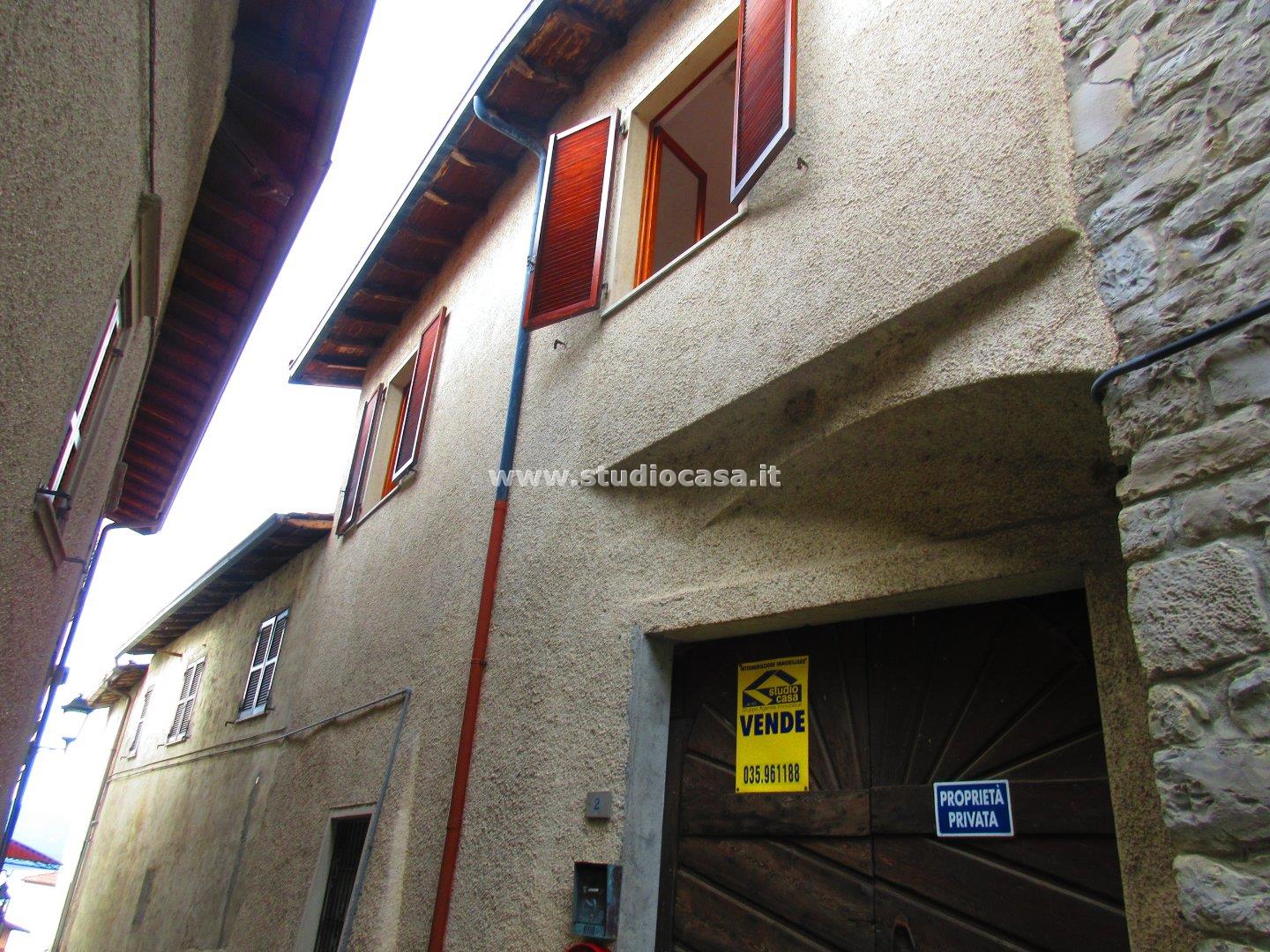 Appartamento in vendita a Riva di Solto proposto da Studio Casa Lovere