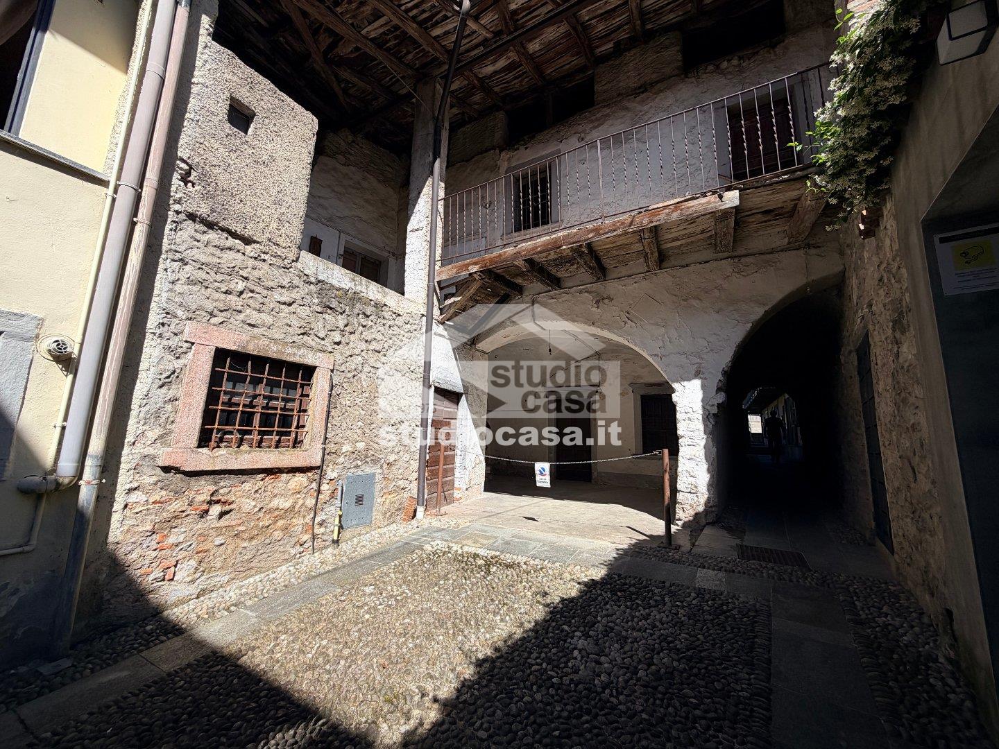 Casa Rustica in vendita a Borgo di Terzo