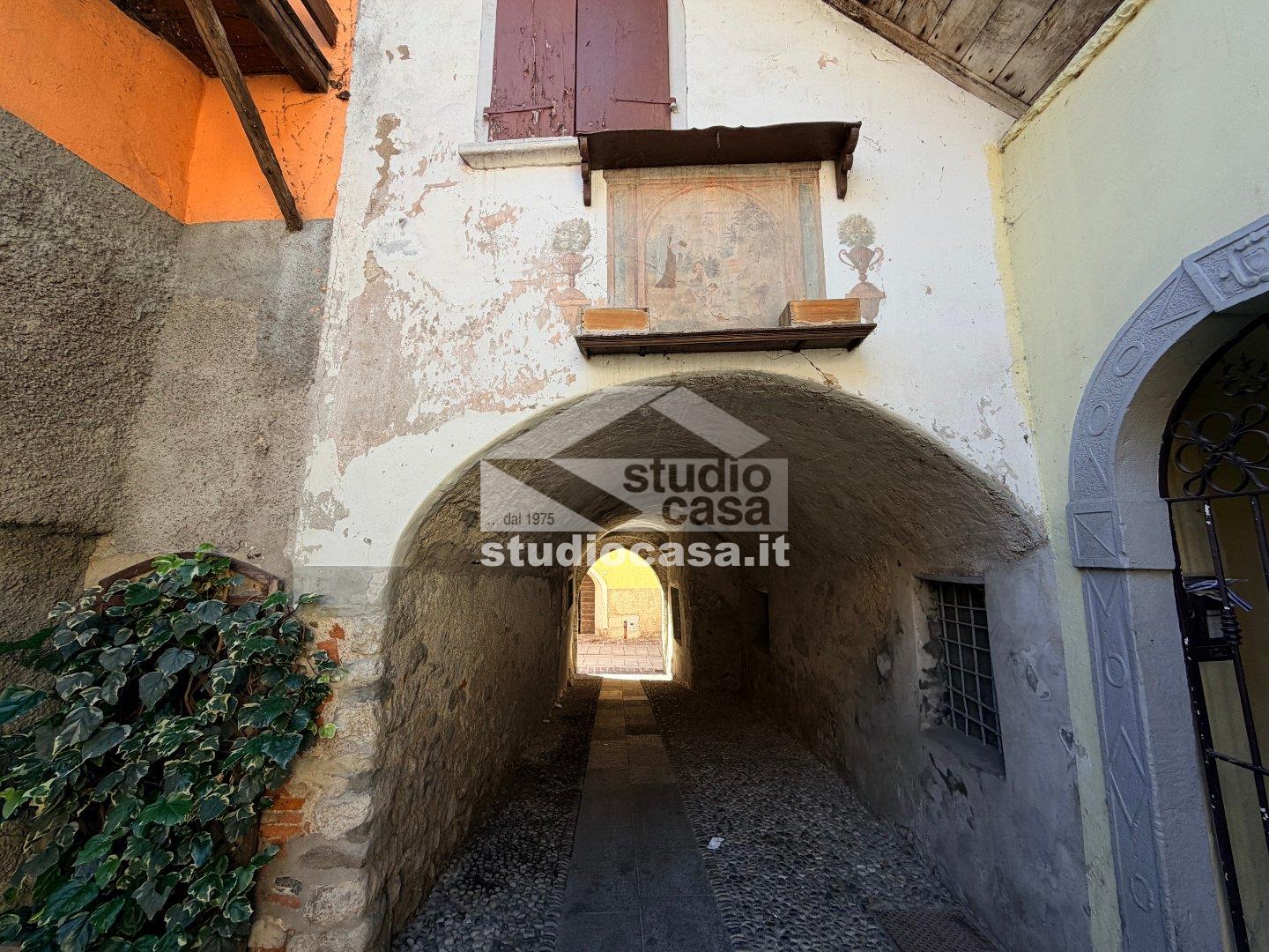 Casa Rustica in vendita a Borgo di Terzo