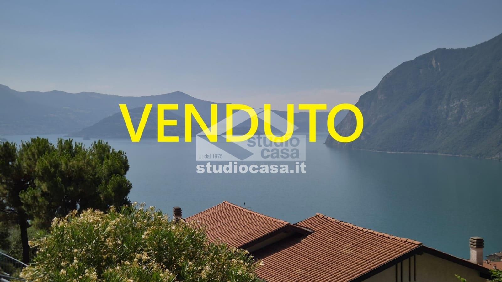 Villa a schiera in vendita a Riva di Solto