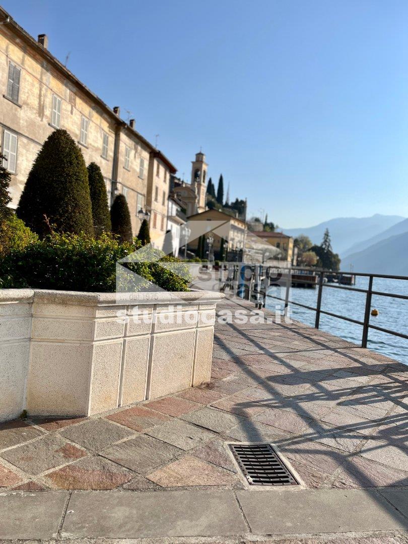 Appartamento in vendita a Riva di Solto