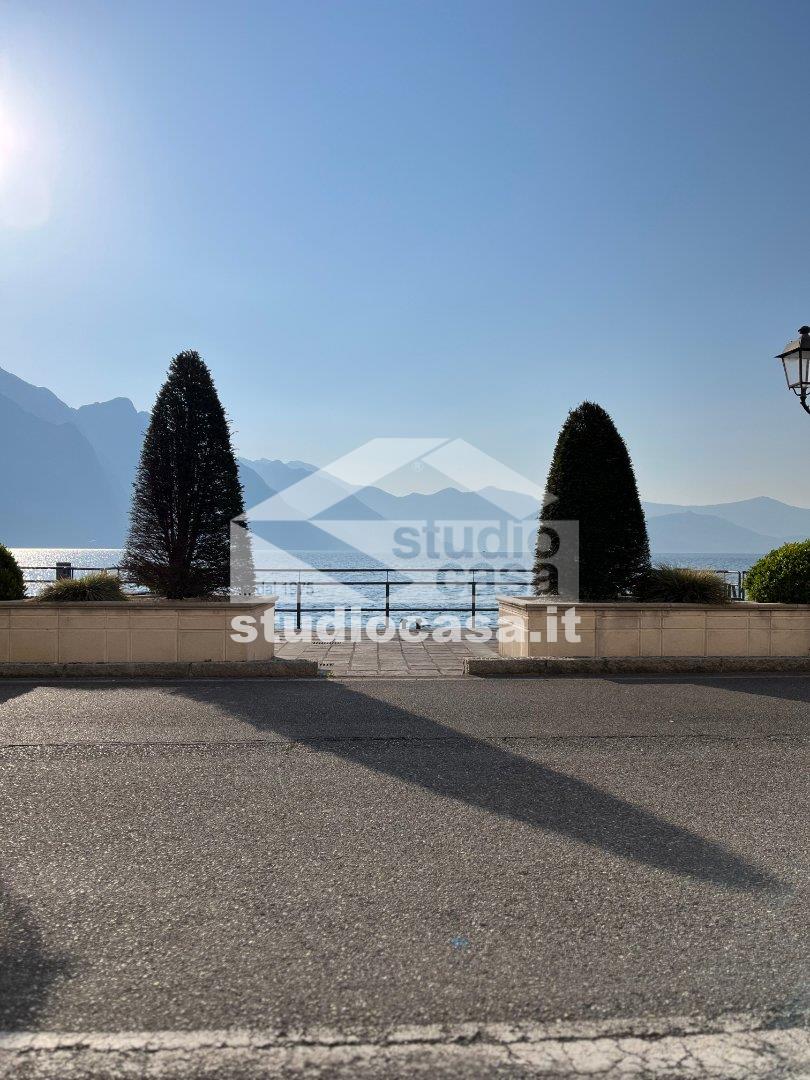 Appartamento in vendita a Riva di Solto