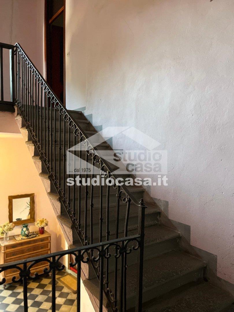 Appartamento in vendita a Riva di Solto