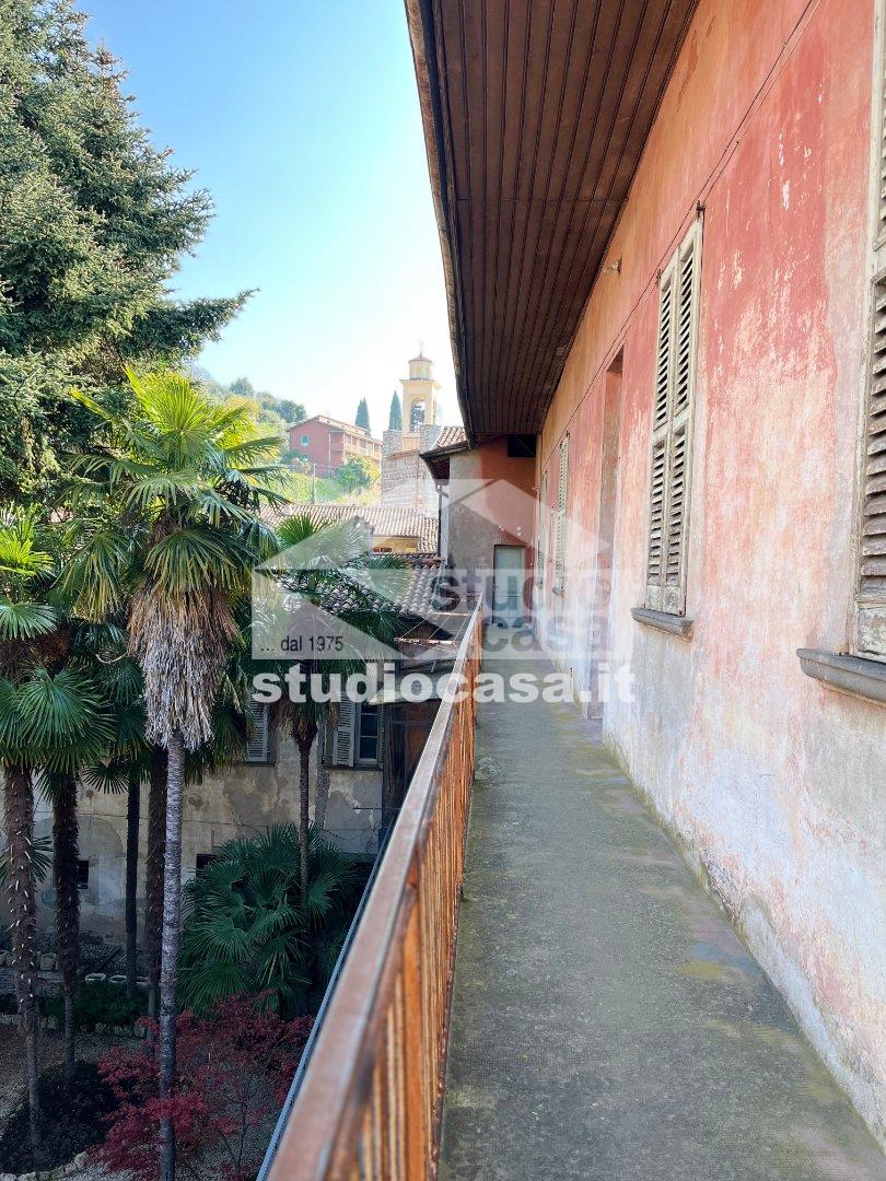 Appartamento in vendita a Riva di Solto