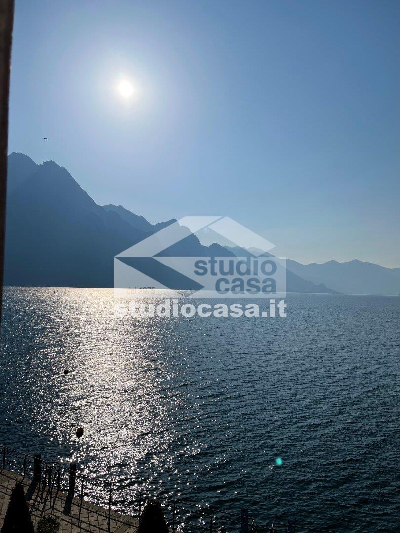 Appartamento in vendita a Riva di Solto
