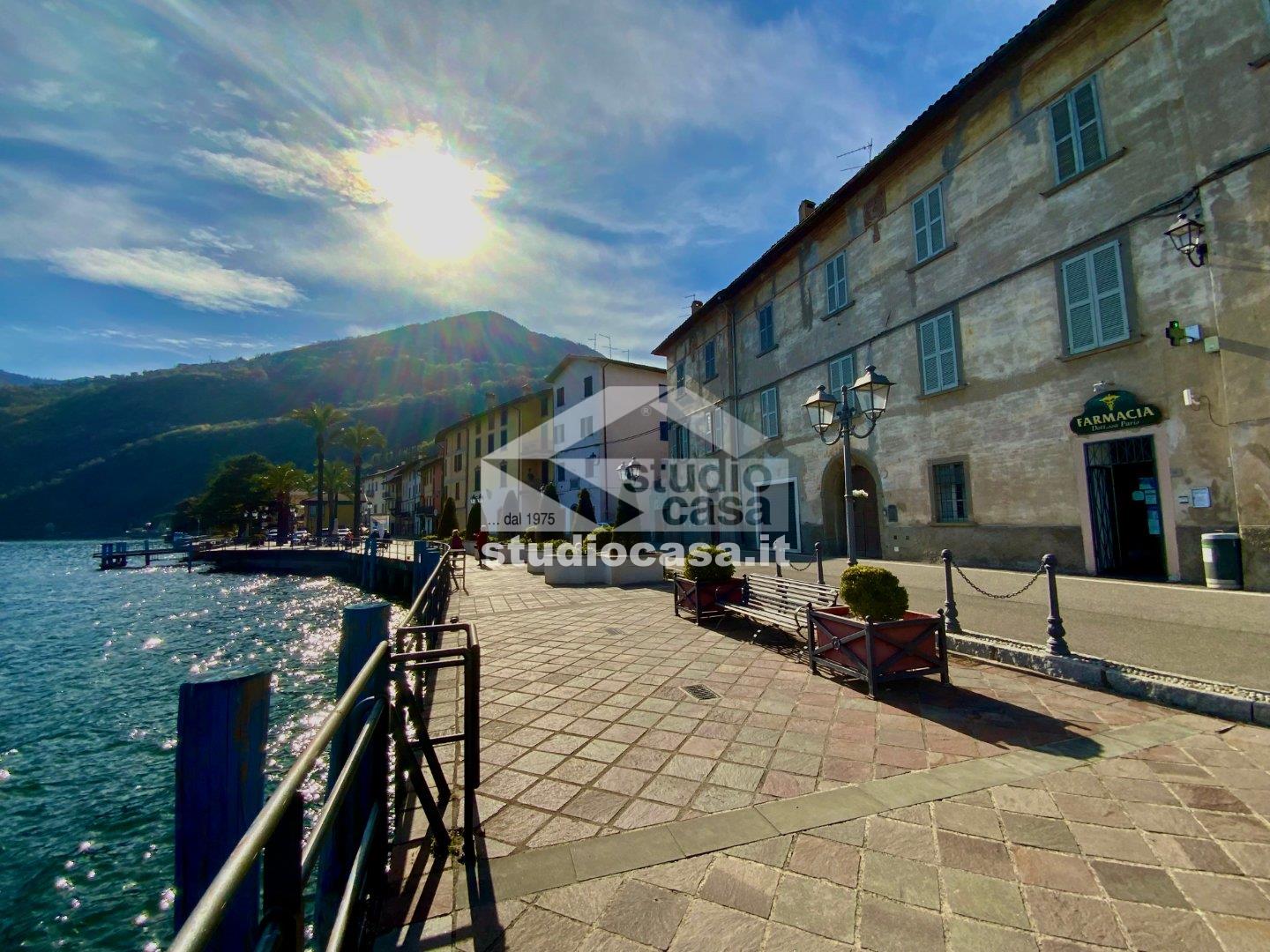 Appartamento in vendita a Riva di Solto