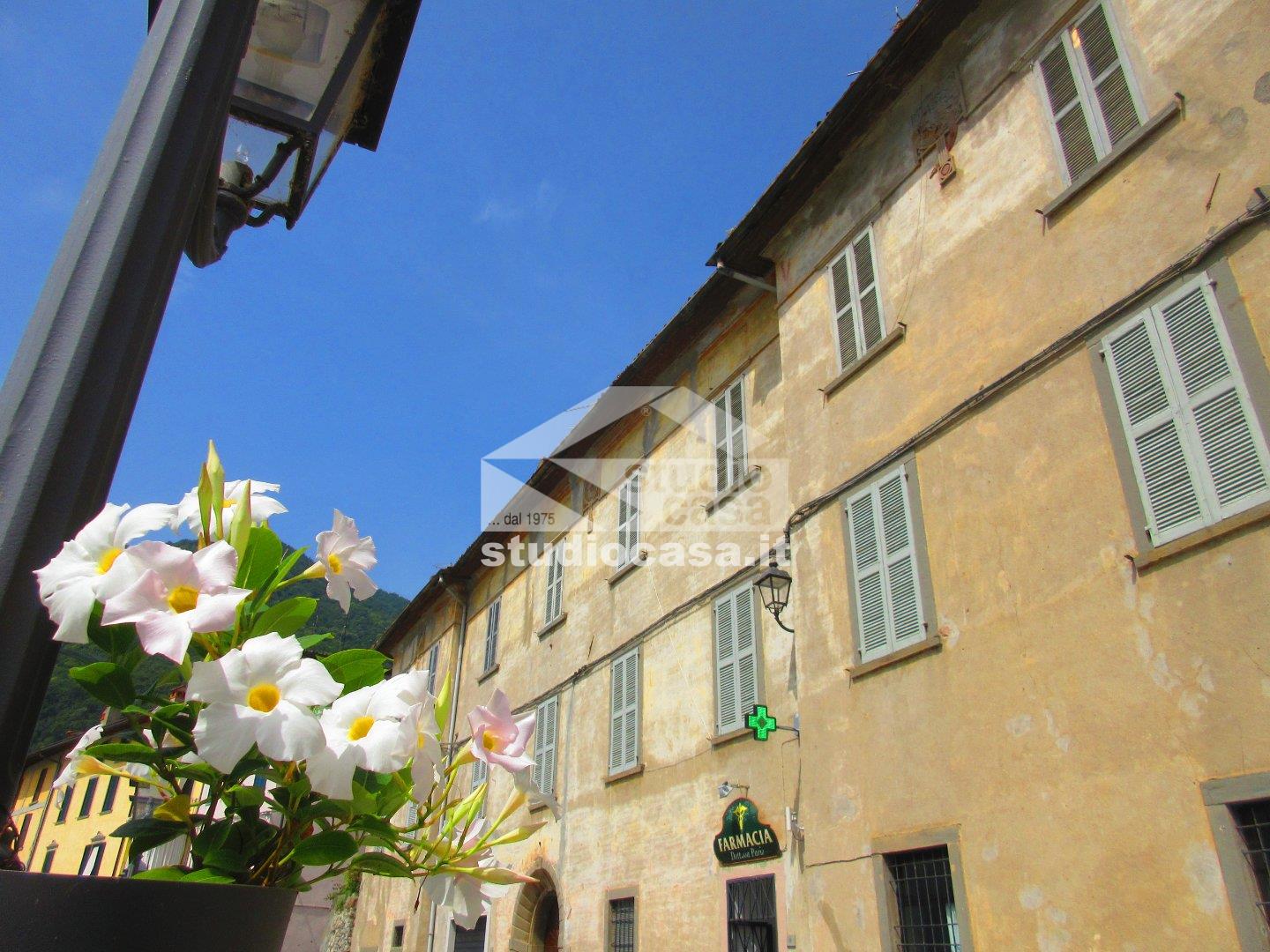 Appartamento in vendita a Riva di Solto