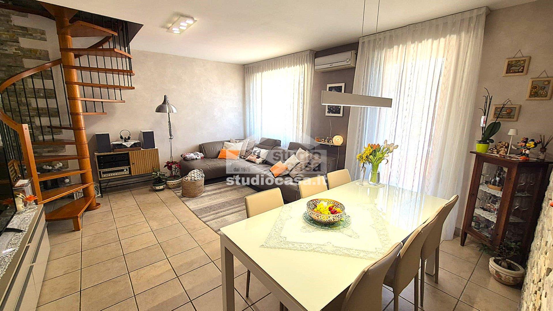 Appartamento in vendita a Costa Volpino