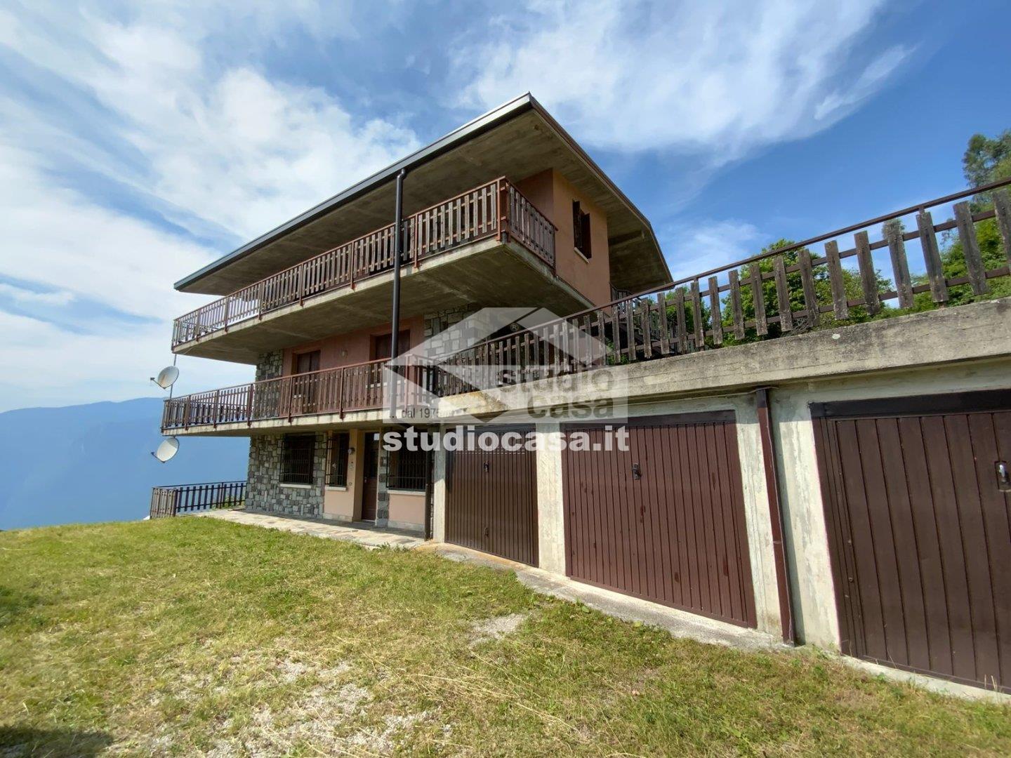Villa Plurifamiliare in vendita a Pian Camuno