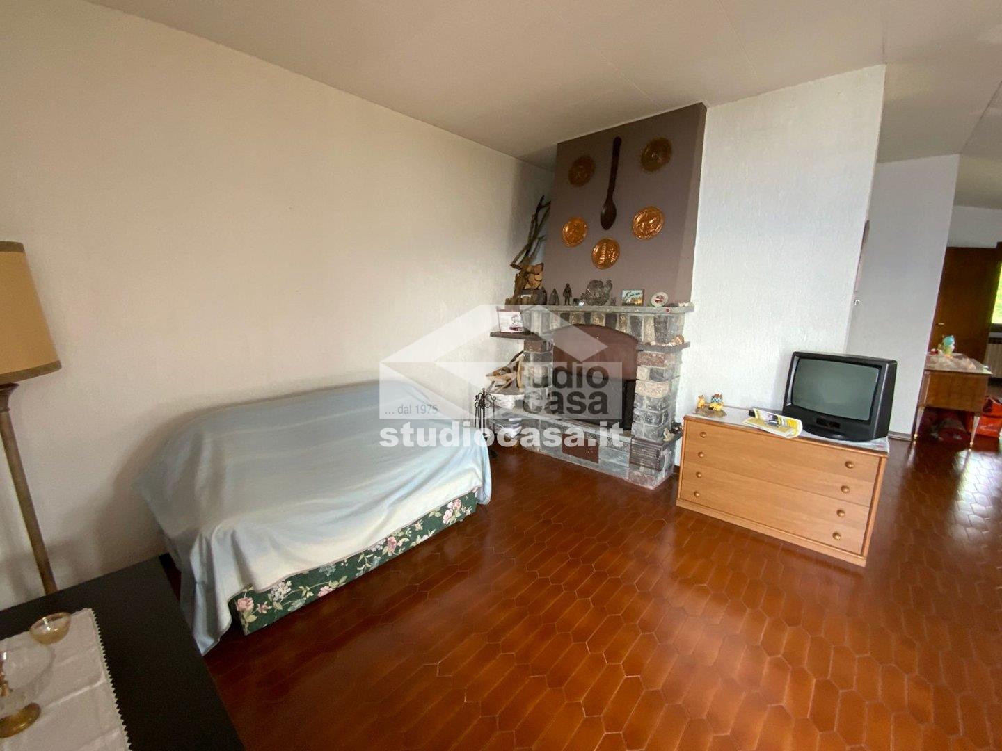 Villa Plurifamiliare in vendita a Pian Camuno