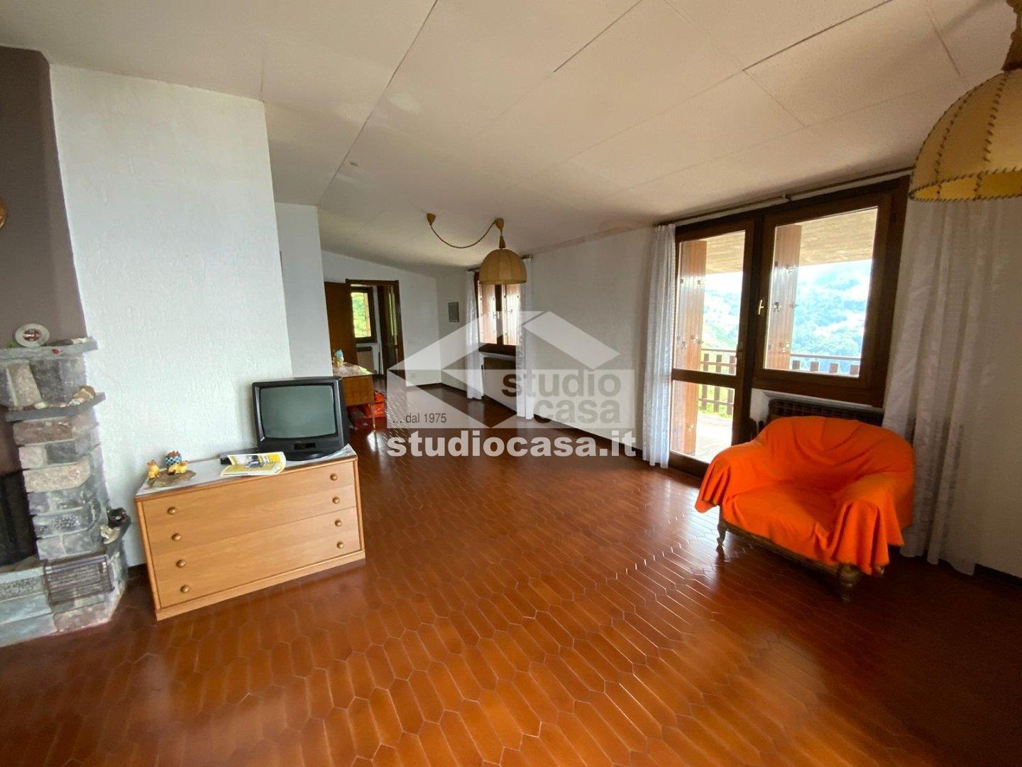 Villa Plurifamiliare in vendita a Pian Camuno