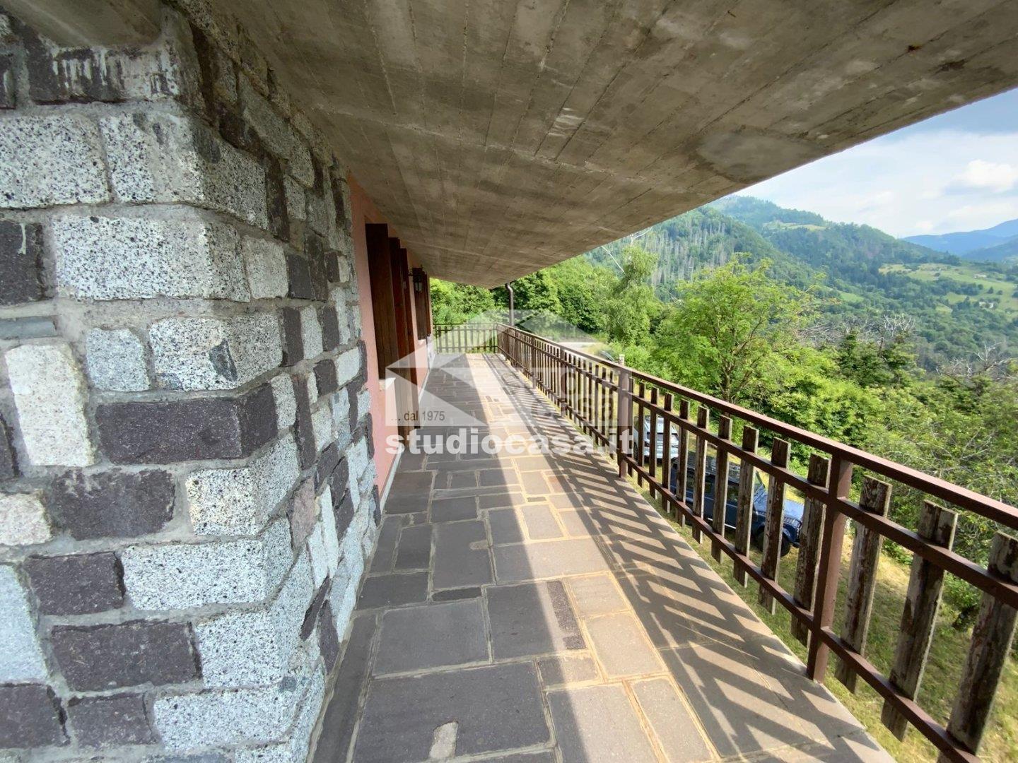 Villa Plurifamiliare in vendita a Pian Camuno