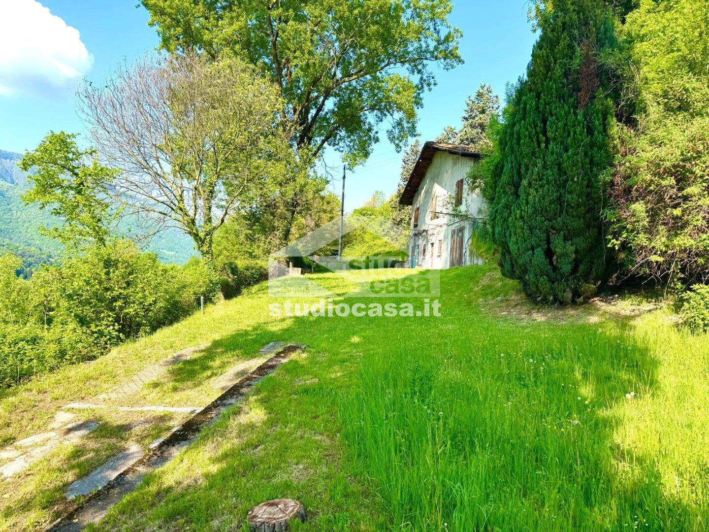 Cascina in vendita a Solto Collina