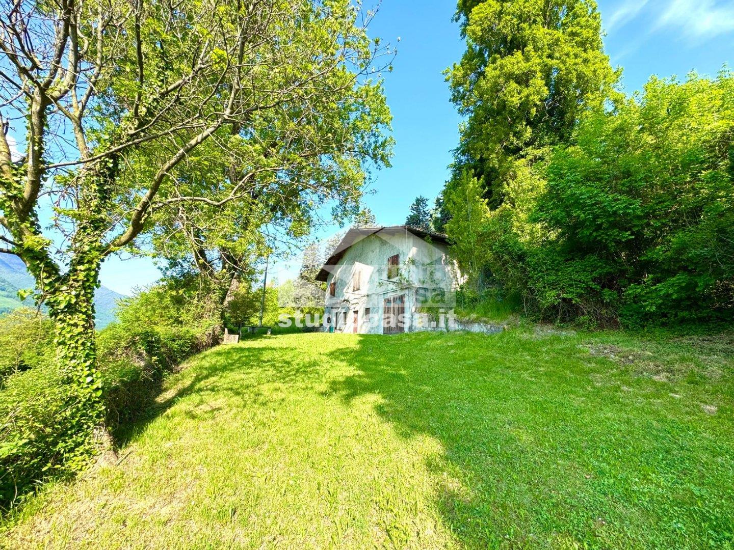 Cascina in vendita a Solto Collina