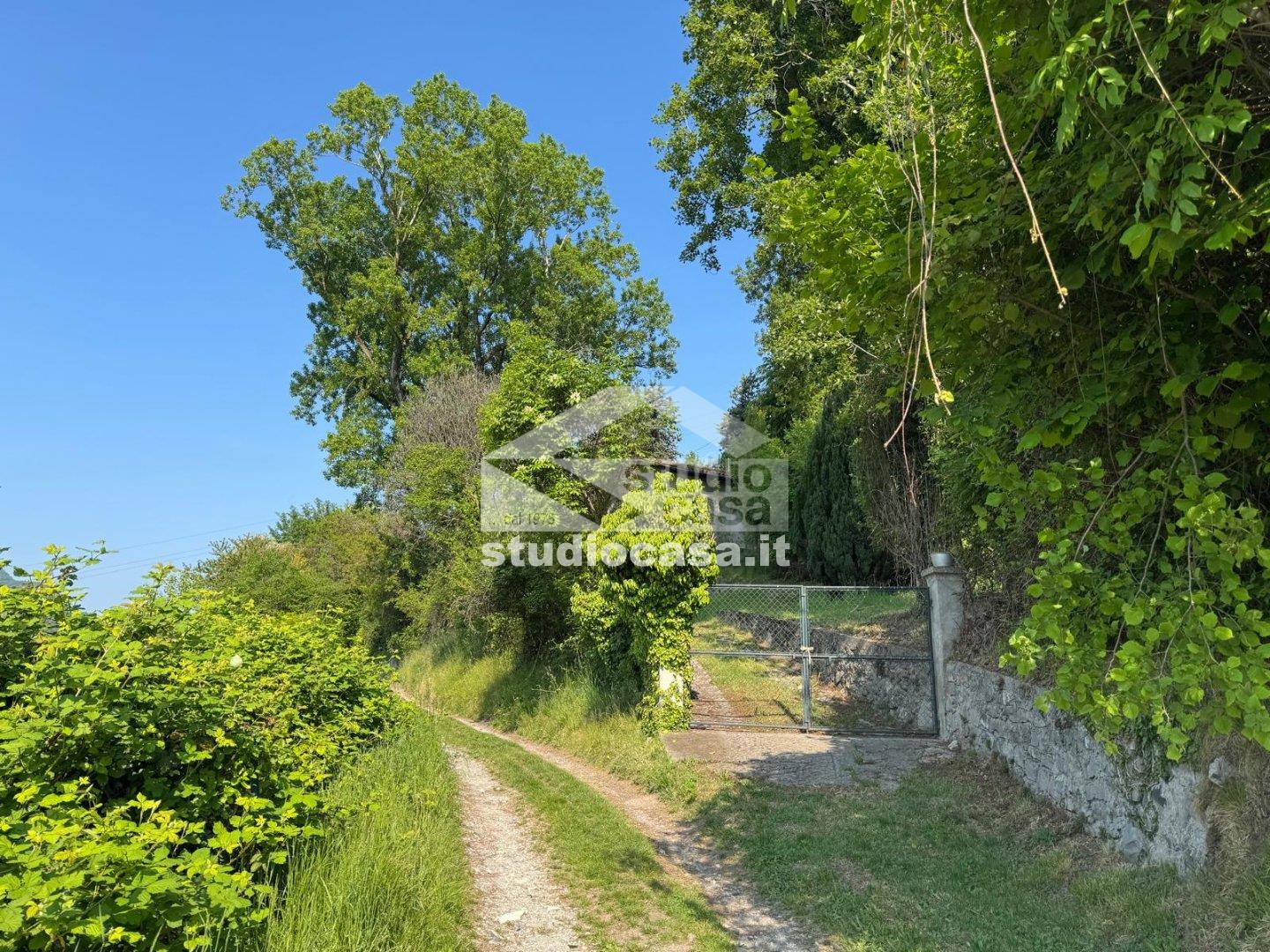 Cascina in vendita a Solto Collina