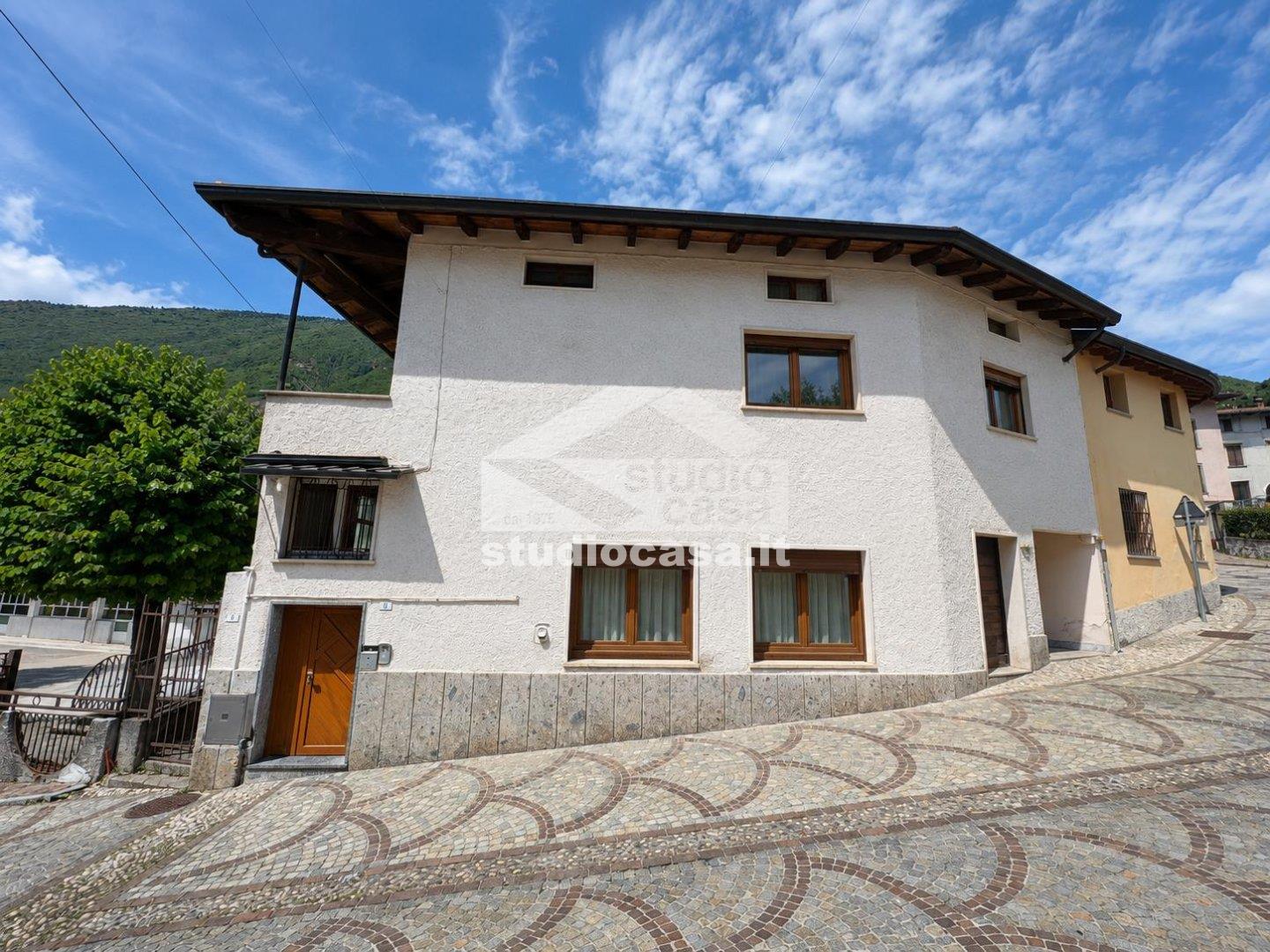 Casa Unifamiliare in vendita a Endine Gaiano