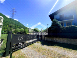 Villa a schiera di testa in vendita a Endine Gaiano