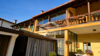 Casa Unifamiliare in vendita a Solto Collina